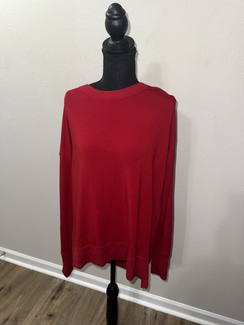 Athleta Large Tall Red Crewneck Sweatshirt Pullover Long Sleeve L/T Casual